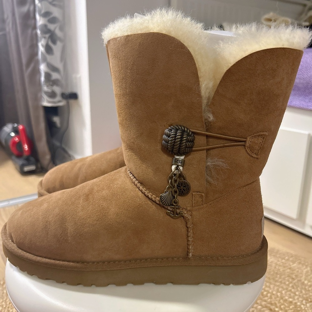 UGG Chestnut Shearling Boots(special charms)